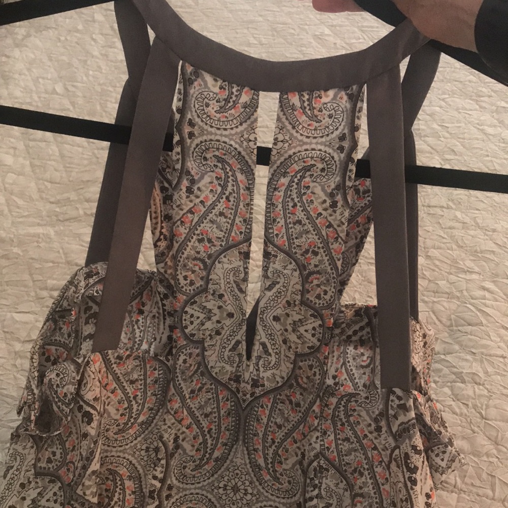 New BCBG Maxazria Grey and Light Pink Top - light and airy, perfect for Summer - Picture 5 of 6